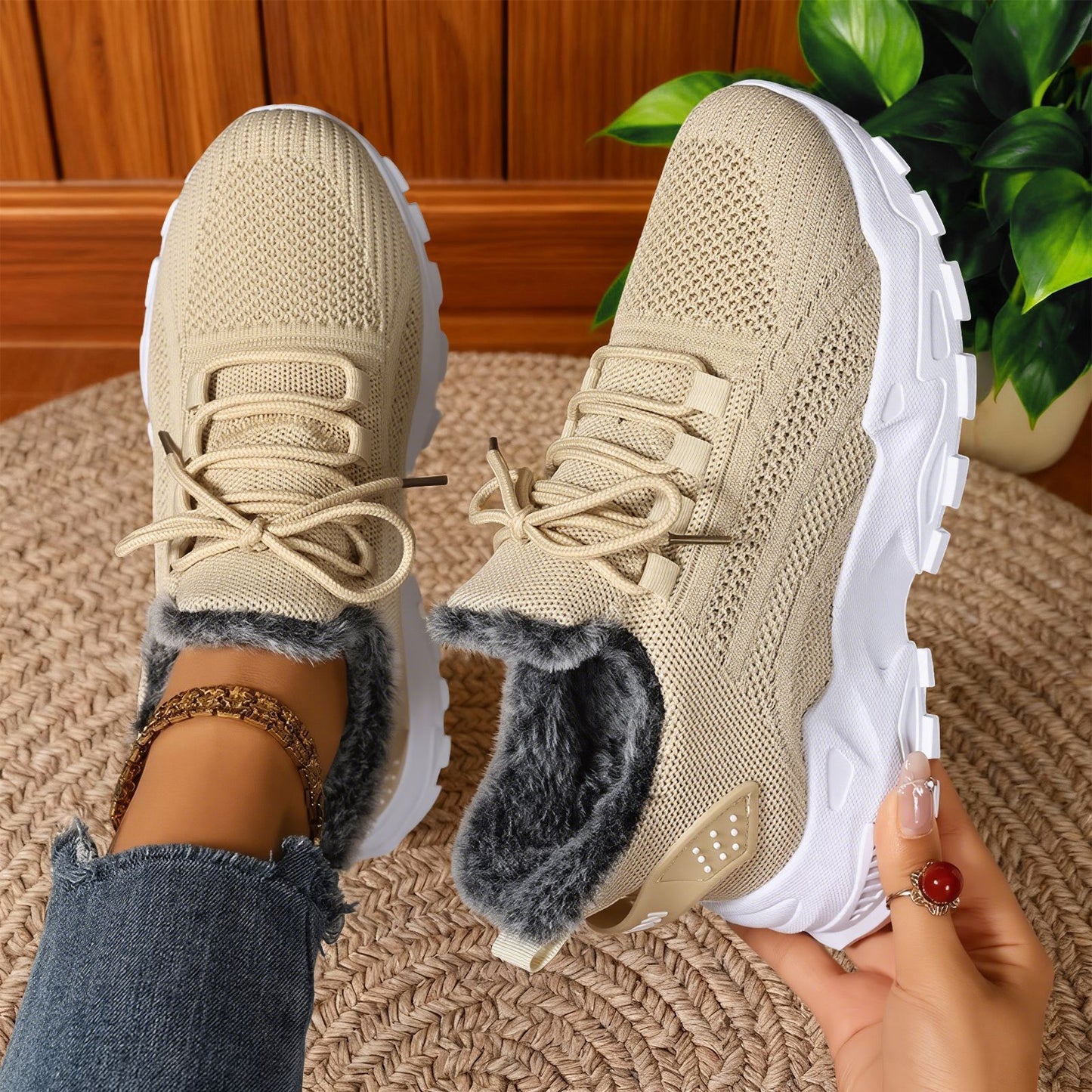 Increased Shallow Mouth Lace-up Lightweight Sneakers